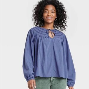 Universal Thread Peasant Top